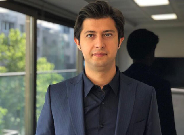 بیوگرافی فرشاد وکیل زاده