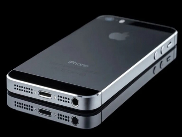 آپدیت iOS 12.5.6 برای مدلهای قدیمی آیفون عرضه شد آپدیت iOS 12.5.6 برای مدلهای قدیمی آیفون عرضه شد