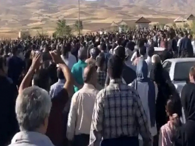 خاکسپاری مهسا امینی خاکسپاری مهسا امینی