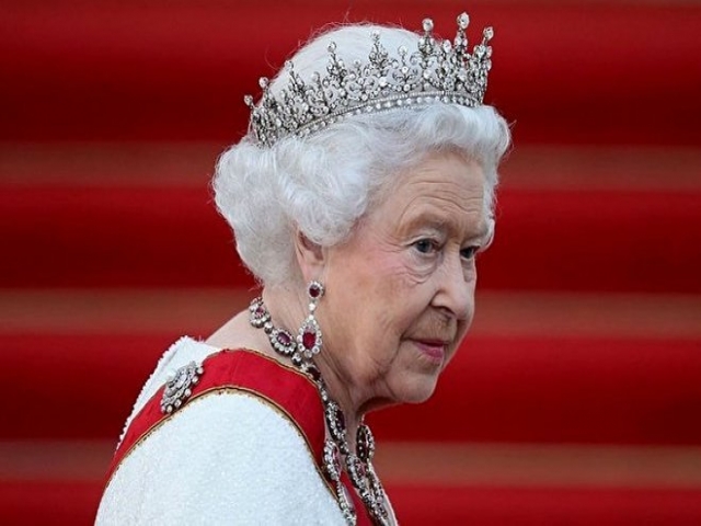 تعویق بازی های لیگ انگلیس به دلیل درگذشت ملکه الیزابت