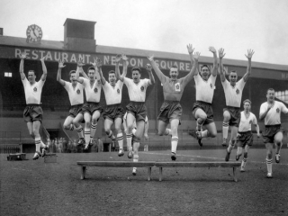 فینال جام حذفی انگلیس(1958) و جشن قهرمانی 183 ثانیه ای!
