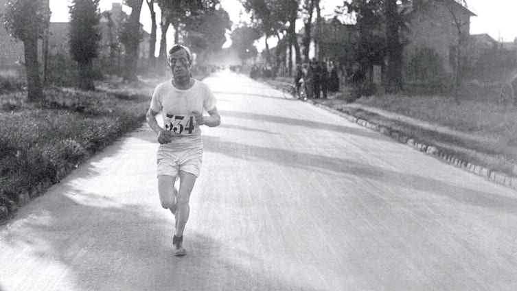 بیوگرافی آلبین استنروس