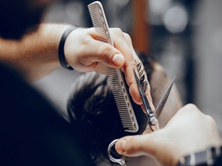 5 ویژگی اصلی که قبل از آرایشگر شدن باید داشته باشی!