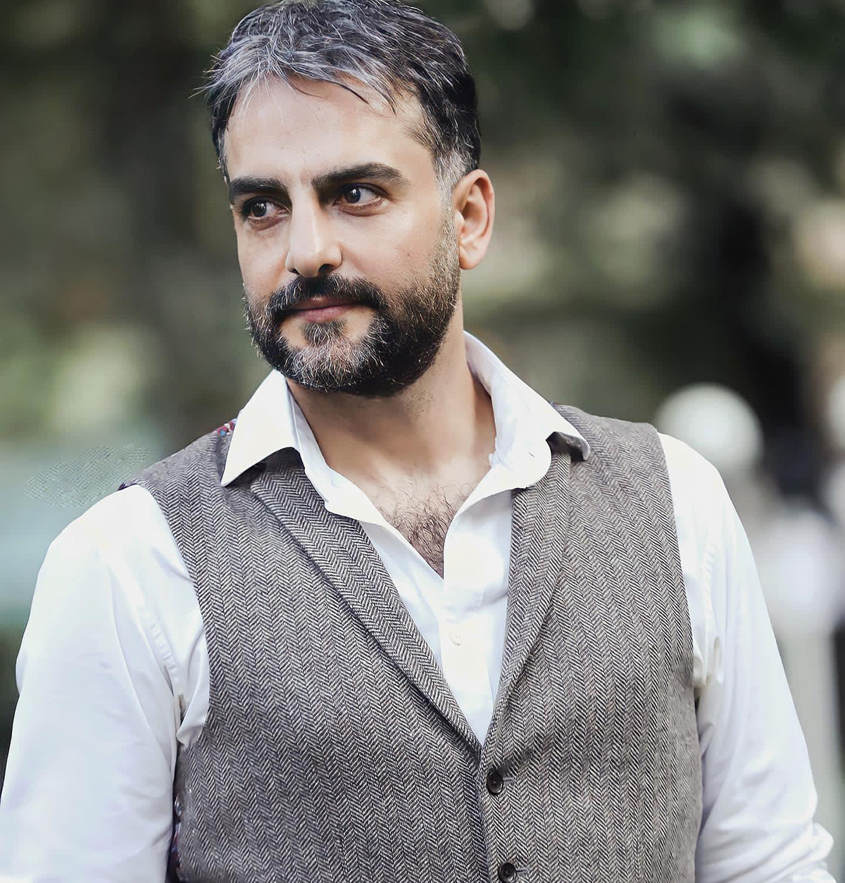 بیوگرافی حامد کمیلی