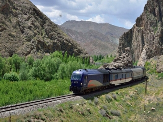 راحت ترین روش سفر از کرمانشاه به تهران؛ خرید بلیط قطار از فلای تودی