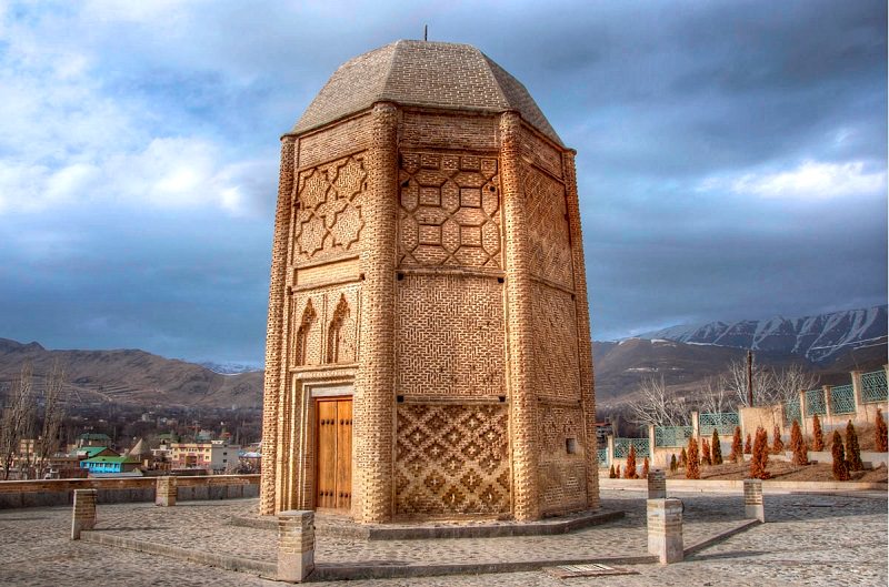 جاذبه های گردشگری دماوند