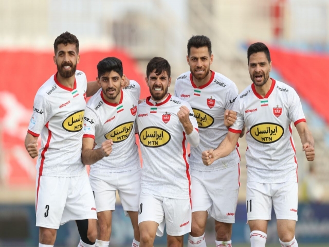 شارژ مالی پرسپولیسیها قبل از بازی با سپاهان شارژ مالی پرسپولیسیها قبل از بازی با سپاهان