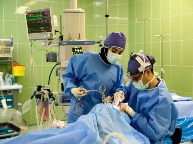 ۲۱ عمل جراحی رایگان در بیمارستان فرهیختگان انجام شد ۲۱ عمل جراحی رایگان در بیمارستان فرهیختگان انجام شد