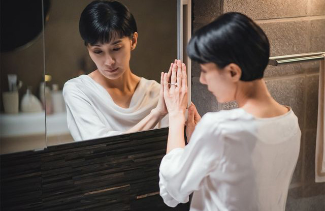 سریال ماه رنگ پریده