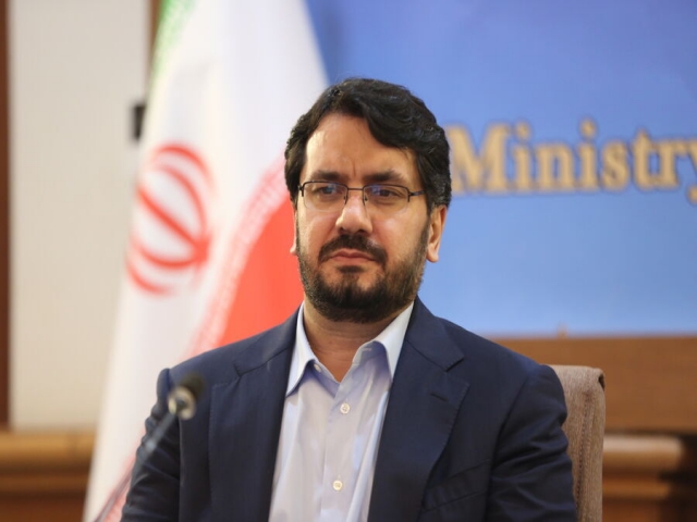 وزیر راه و شهرسازی عازم امارات شد وزیر راه و شهرسازی عازم امارات شد