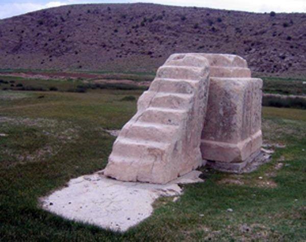 آثار باستانی تخریب شده در ایران