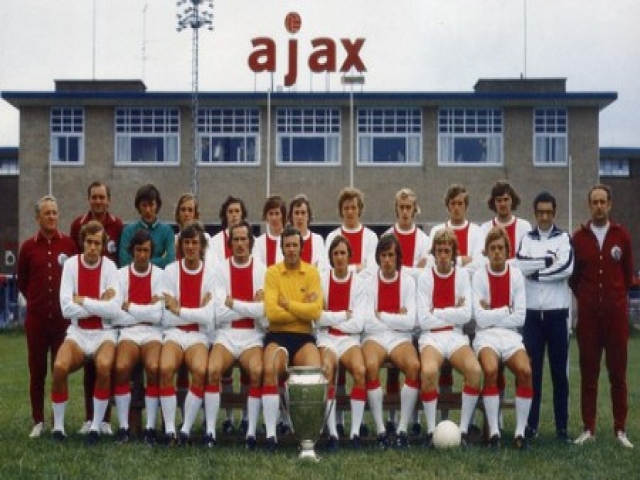 فینال لیگ قهرمانان اروپا( فصل 71- 70)؛ آژاکس- پاناتینایکوس