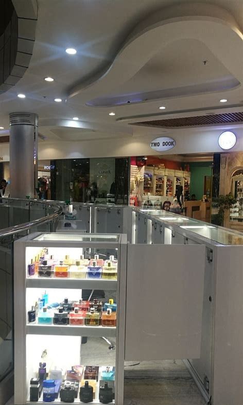 مرکز خرید عرش آجودانیه تهران 