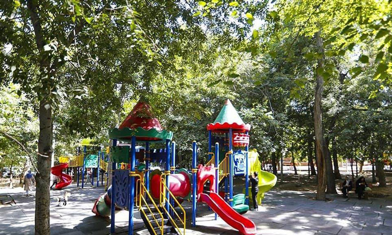 زمین بازی کودکان در پارک قیطریه تهران