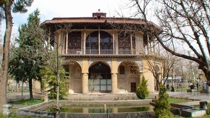 کاخ عشرت آباد