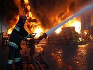 آتش‌سوزی یک کارگاه مبل در تهران جان 4 نفر را گرفت