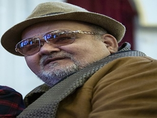 تصویری جدید از اکبر عبدی در پشت صحنه نیکومپ