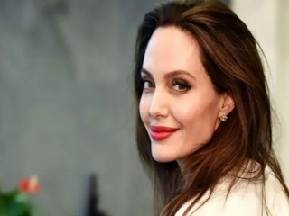 آنجلینا جولی با رنگ مویی قدیمی ظاهر شد