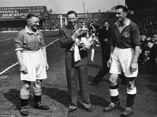 پورتمسوث و قهرمانی جام حذفی انگلیس(1939)