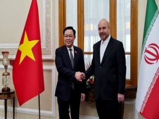 قالیباف با رئیس مجلس ملی ویتنام گفتگو کرد
