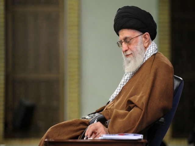 پاسخ رهبر انقلاب به نامه دانشآموزان راهپیمایی اربعین پاسخ رهبر انقلاب به نامه دانشآموزان راهپیمایی اربعین