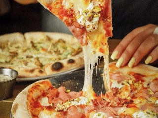 با کاربرد انواع پنیر پیتزا آشنا شوید