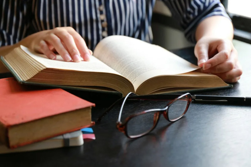 راهنمای نوشتن نقد کتاب