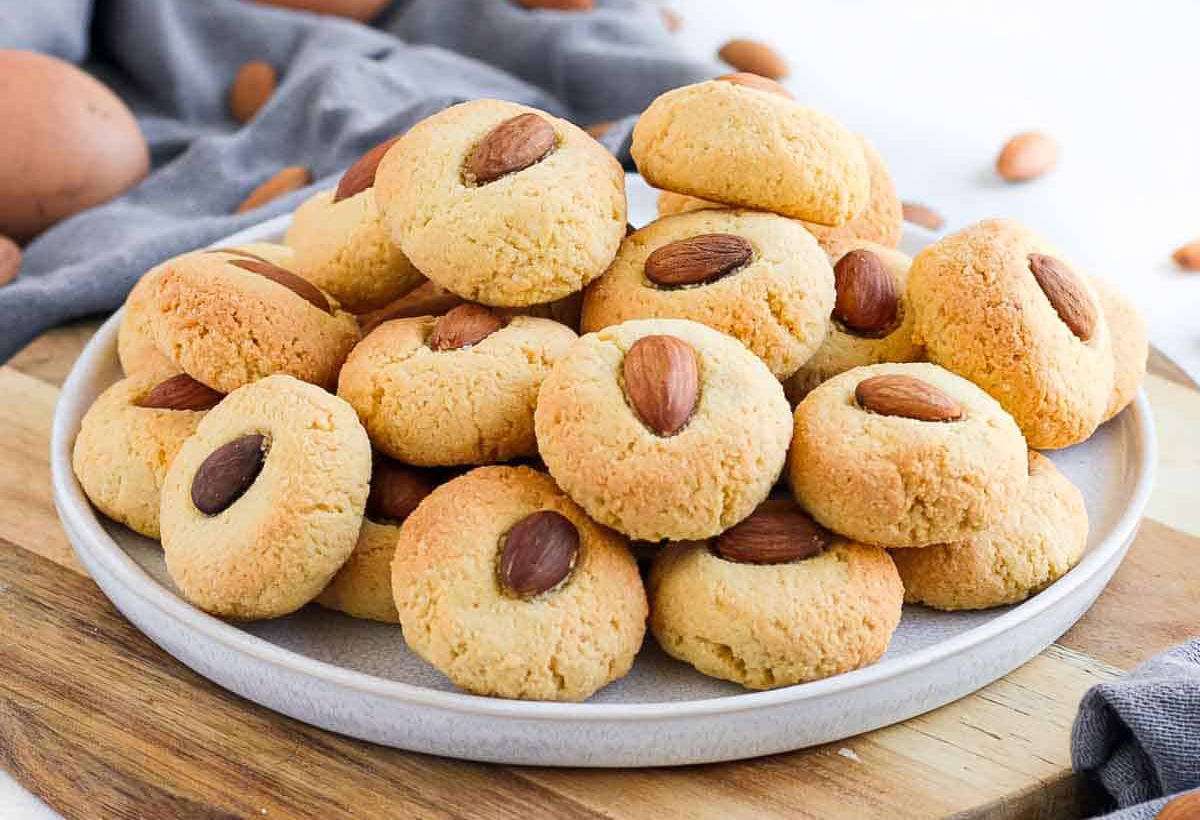 شیرینی بادامی یا کوکیز بادامی