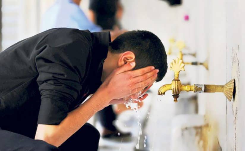 چرا وضو می گیریم ؟