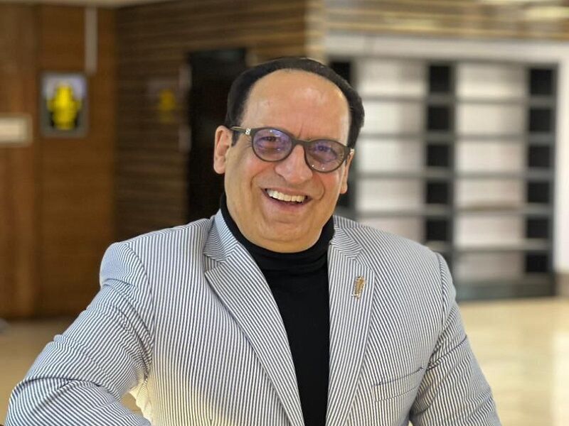 بهمن هاشمی تهیه‌کننده نمایش دروغ پارلمانی شد