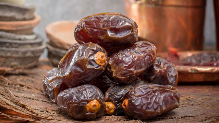 همیشه خرما بخورید