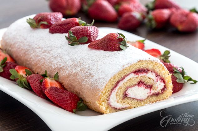 رول توت فرنگی و ماسکارپونه