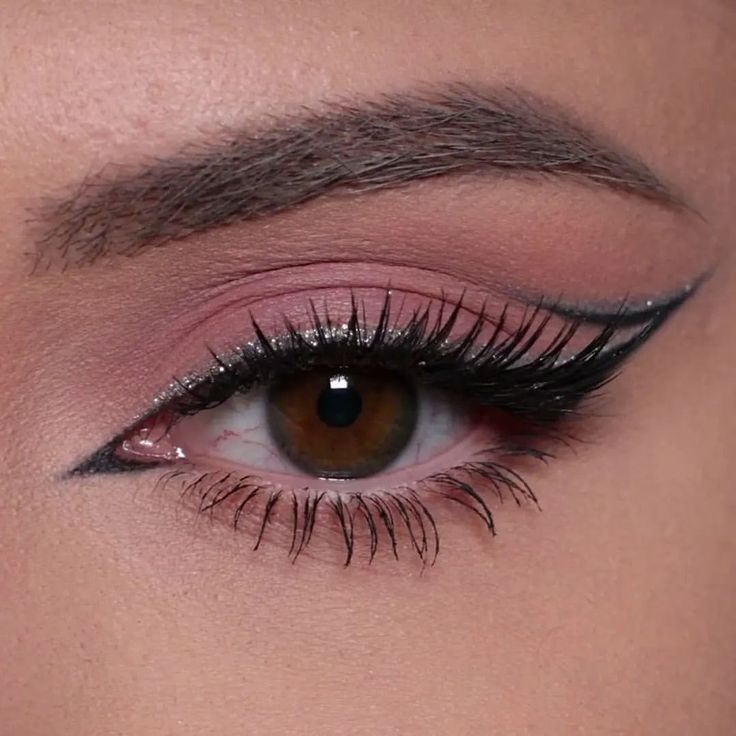 با چه ترفندهای آرایشی جوان تر به نظر برسیم ؟