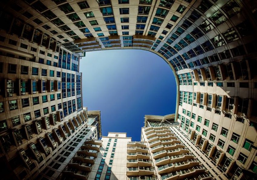 آسمان در قاب معماری