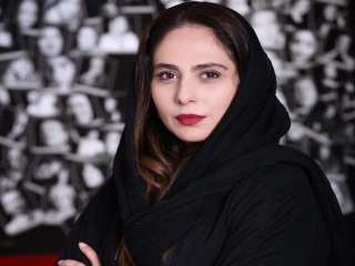 بیوگرافی رعنا آزادی ور