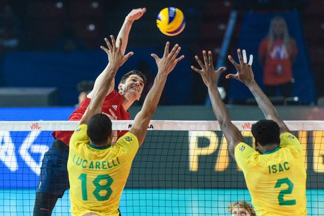 بازیکنان تیم ملی والیبال برزیل