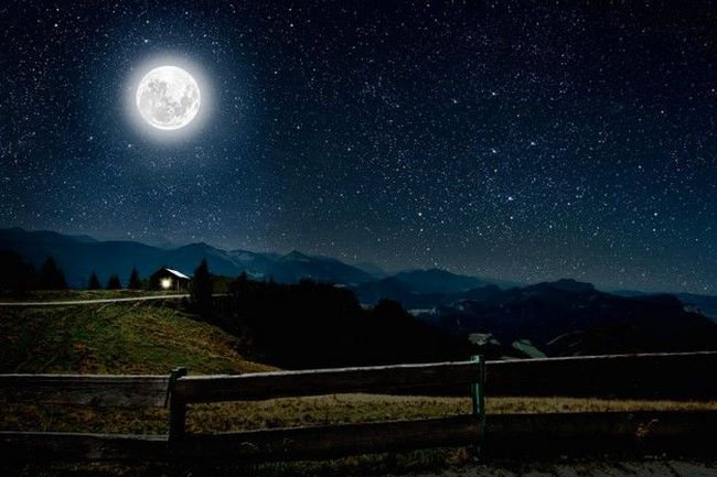 عکس جالب از روشنایی نور ماه