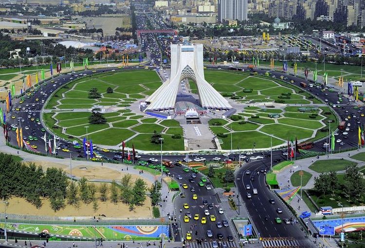 عکس هوایی از برج آزادی تهران