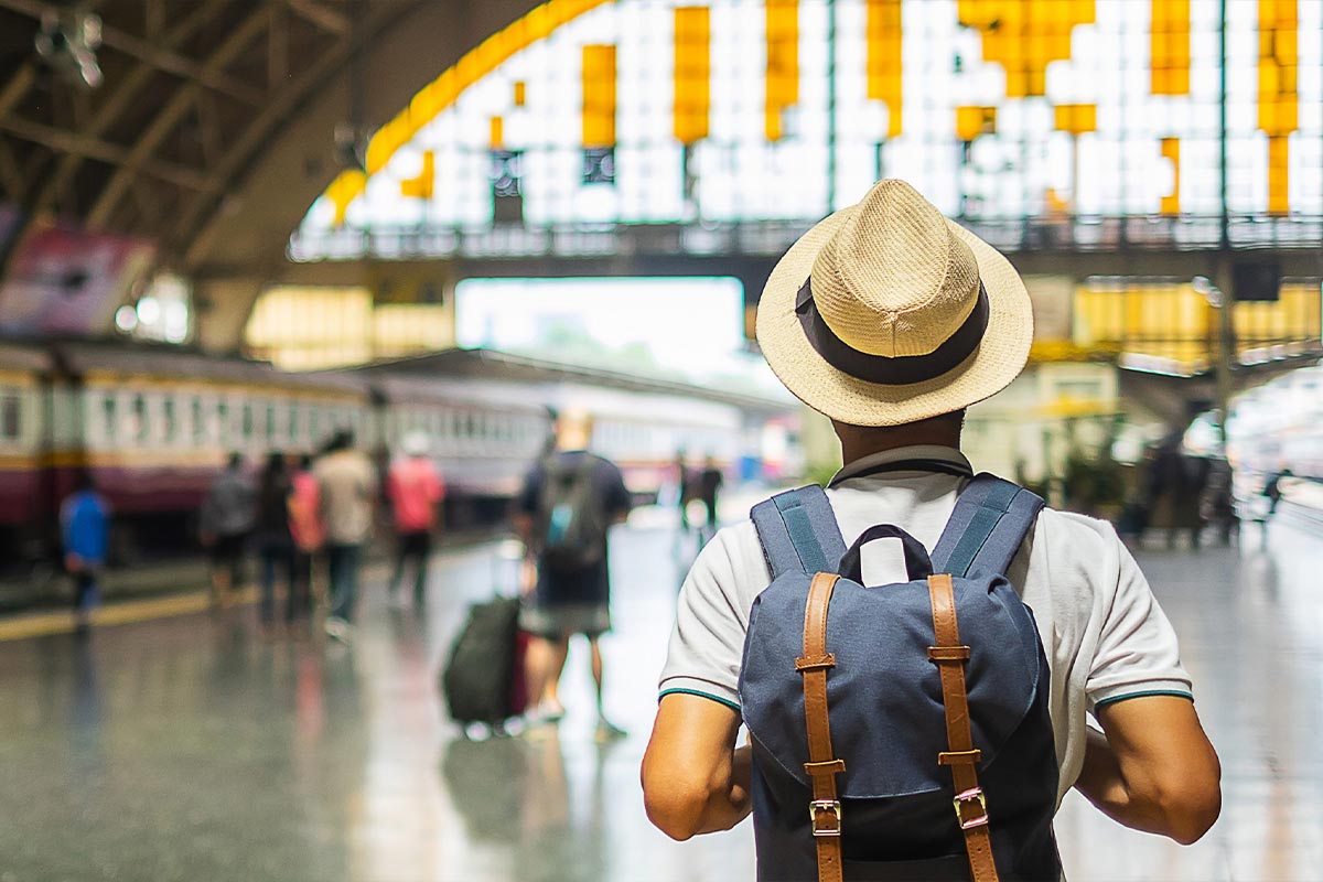 متن زیبا و شعر در مورد سفر و مسافر