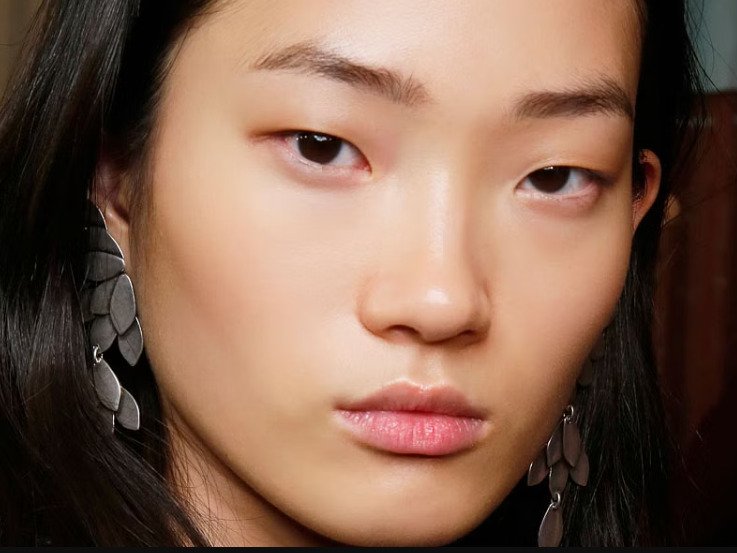 خط چشم مناسب چشم‌های مونولید