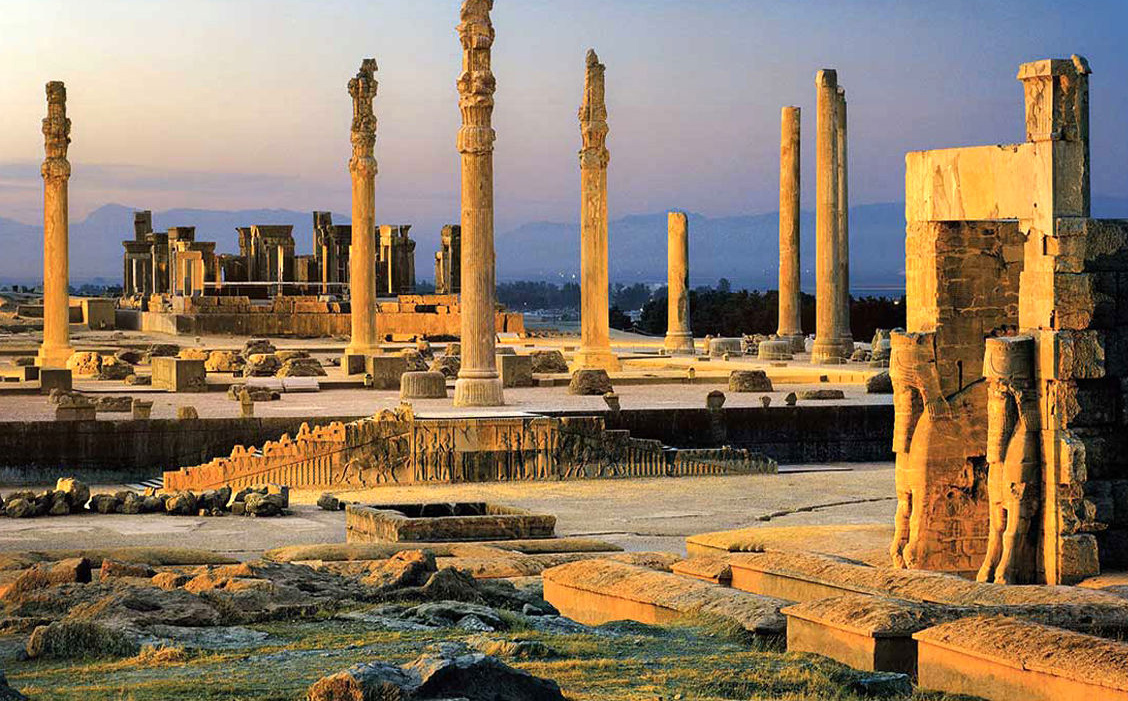 ماجرای کشف قطعه سنگ جدید تخت جمشید