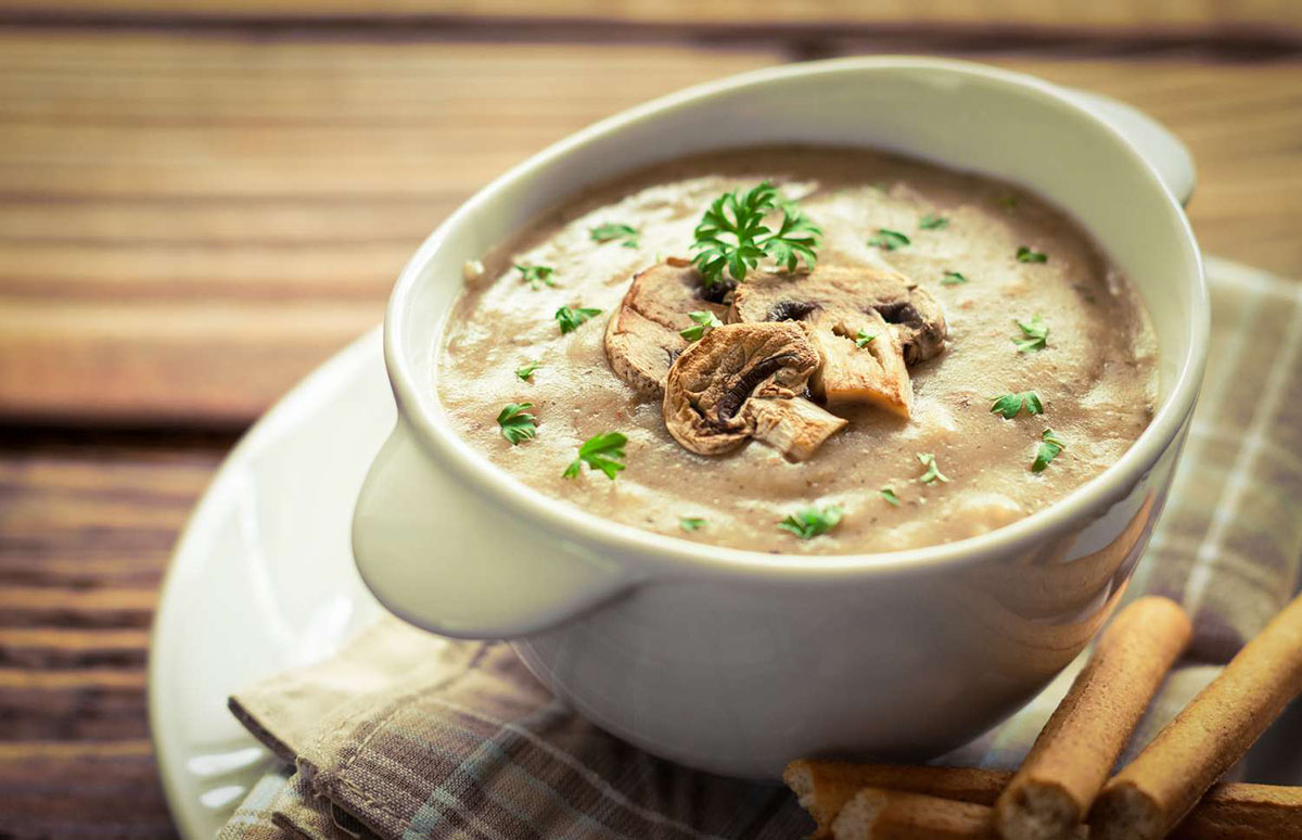 طرز تهیه سوپ قارچ؛ غذایی مفید در هوای سرد و هنگام آلودگی هوا