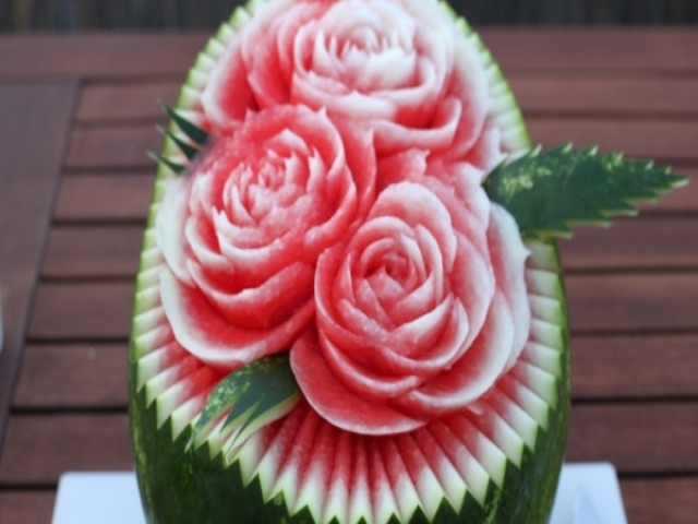 طراحی زیبا روی هندوانه