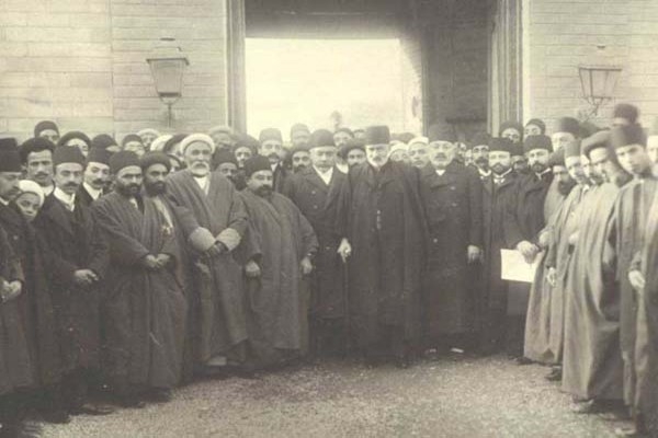 14 مرداد؛ صدور فرمان مشروطیت از سوی مظفرالدین شاه (1285 ه ش)
