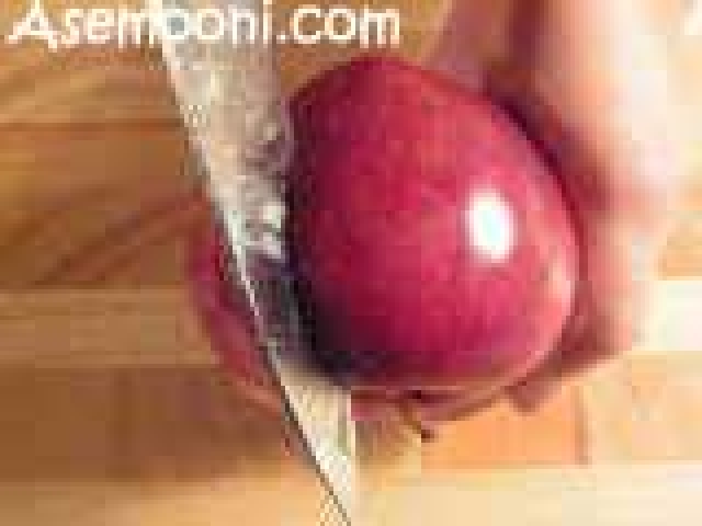 آموزش تزیین میوه سیب به شکل برگ آموزش تزیین میوه سیب به شکل برگ