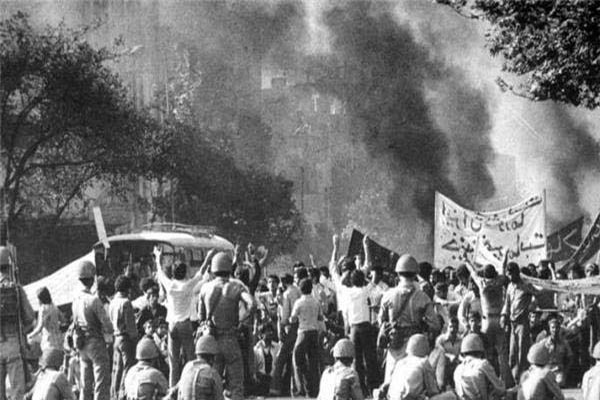 photos-of-the-uprising-of-15-khordad (1)