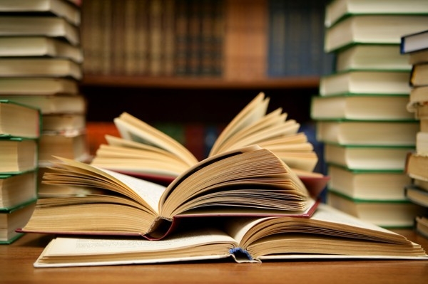 24 آبان؛ روز کتاب، کتابخوانی و کتابدار
