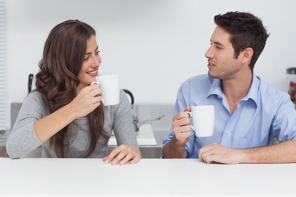 چگونه کمتر حرف زدن و خوب گوش کردن را تمرین کنیم