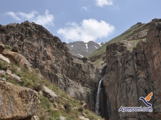 معرفی آبشار زیبای خور، استان البرز معرفی آبشار زیبای خور، استان البرز