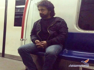 خواننده لس آنجلسی در متروی تهران